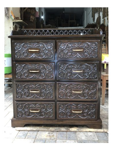 chest of drawers